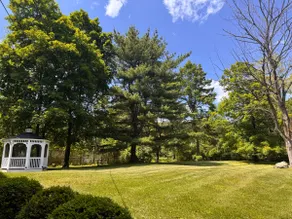 Hudson Valley Peace - 2BD/2BA Home - 1 Acre - Image 2