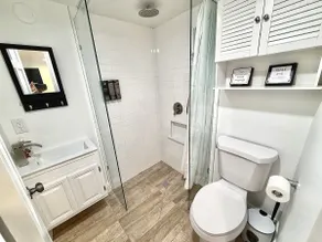 Cozy Private Studio | Easy Transit & Beaches - Image 5