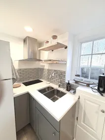 Cozy Private Studio | Easy Transit & Beaches - Image 2
