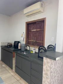 Family home with air conditioning, full kitchen and garage - Image 5