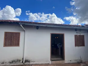 Family home with air conditioning, full kitchen and garage - Image 3