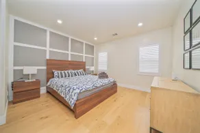 Flat-Level Single Family Home w/Backyard - Image 2