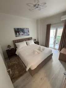Tree Road Patras City Apartment - Image 5