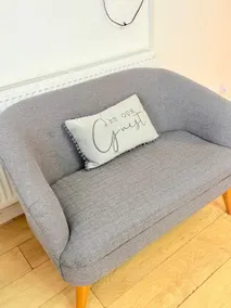 Luton Retreat - Modern 2 Bedroom Studio Near Town Centre, Station and Airport - Image 3