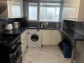 Luton Retreat - Modern 2 Bedroom Studio Near Town Centre, Station and Airport - Image 5