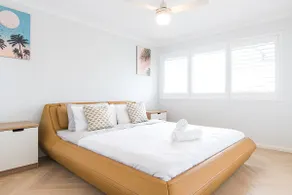 4BR|3 Free Parking+Private Pool| Near HunterValley - Image 2