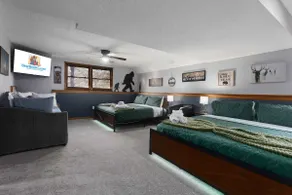 Spacious Home_Sleeping14_5KingBeds_Game Room - Image 2