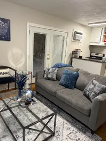 Belhaven King Retreat |Near UMMC+Downtown +Stadium - Image 2