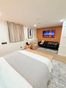 Private Huntington Suite | Near Village & Beach - Image 2