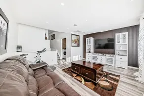 Cozy Vacation Home - Image 3