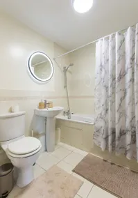 Stylish Central Dub Apt Aviva Stad Free Parking - Image 4