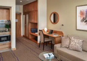 Superior One Bedroom Apartment - Crown Palace - Image 4