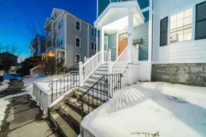 Spacious 3BR Worcester Apt Near Clark & Parks 16/3 - Image 4