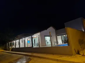 House in front of the lagoon with 5 bedrooms and 4 bathrooms - Image 4