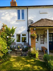 Quaint Country Cottage in Ide Hill, Kent - Image 2