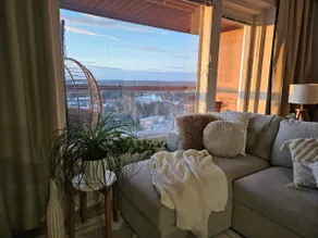 Bright 16th floor home landscape, sauna and peace - Image 3