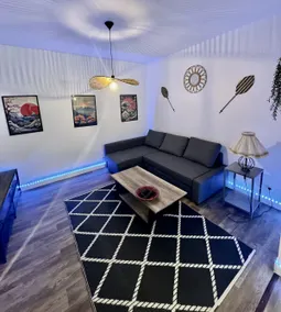 Comfortable and elegant • 5 min to airport • Parking - Image 2