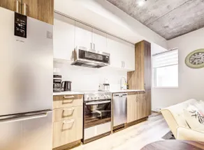 Chic 1-BR Condo Near Bell Centre | Easy Parking - Image 3