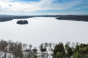 Waterfront Retreat on Lake Bomoseen - Image 4