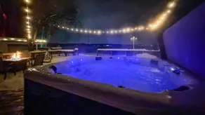 Lakefront Hot Tub Relaxing Getaway MiniGolfHouse - Image 2