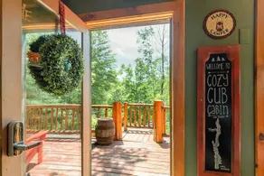 Cozy Cub Mountain Cabin, Hot tub, Lake George - Image 3