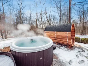 Elysium: Golf Sim, Sauna, Cold Plunge, Hot Tub - Image 3