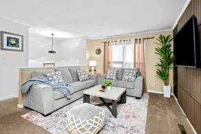 Spacious and Luxurious Single Family Home - Image 4