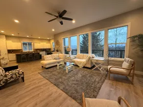 Stunning Spacious Home near Progress Ridge - Image 5