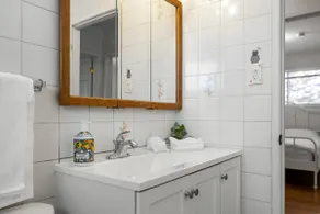 3BR • Sleeps 6 • Free Parking • Walk to 17 Ave - Image 5
