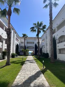 With pool and private beach, 40 m² apartment for 4 people - Image 3