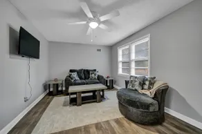 Charming Bungalow minutes from downtown Columbia - Image 3
