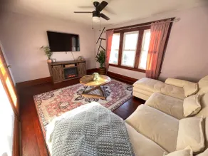 Cozy Apartment close to the Airport - Image 2