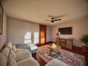Cozy Apartment close to the Airport - Image 3