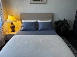 Cozy Apartment close to the Airport - Image 5