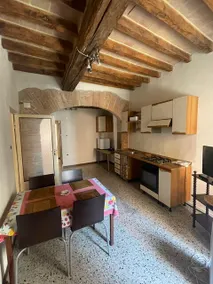 Inzani three-room apartment in the historic center - Image 3