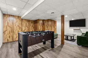 Spacious Home, Walk to Collins Aero - Image 4