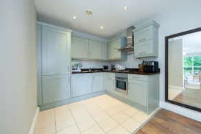 Spacious Private2BR/2BA Room C/Free parking/WiFi. - Image 3