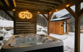New Luxury Home with Hot Tub, Sauna and Fireplace - Image 2