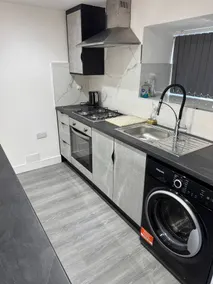 Aurang House, 1 Bedroom, Double bed, en-suite, with Kitchen, 55" Flat TV, Private Parking - Image 3