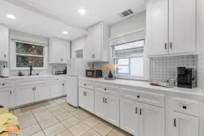 RARE Bungalow-Rose City pasadena Escape 3 bed Deal - Image 5
