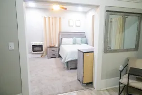 Charming Downtown Studio in a 3-Unit Property - Image 2