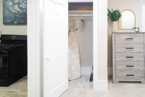 Charming Downtown Studio in a 3-Unit Property - Image 4