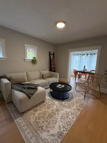 A home in Niagara falls- The Maple and Mist - Image 2