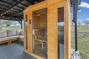 The Iron Cactus 10 acres villa near Austin w Sauna and Pool table - Image 5