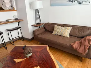 The Beam House | Cozy Rustic Retreat in Winchester - Image 4