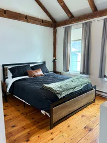 The Beam House | Cozy Rustic Retreat in Winchester - Image 2