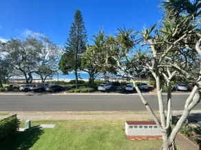 Beachfront Coastal Stay | Walk to Cafés - Image 2