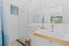Welcome to Villa Lumiere - Your Coastal Retreat - Image 5