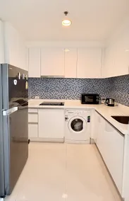 Modern 1BR - City Views - 1min BTS Chit Lom - Image 5