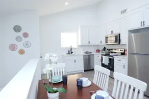 The Boho Bungalow, King bed, Wi-Fi, Modern - Image 3